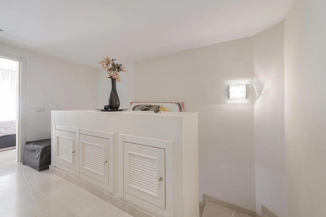 Villa Riviera Sitio de Calahonda 0*,